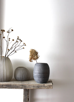 
                  
                    organic vase, smoke
                  
                