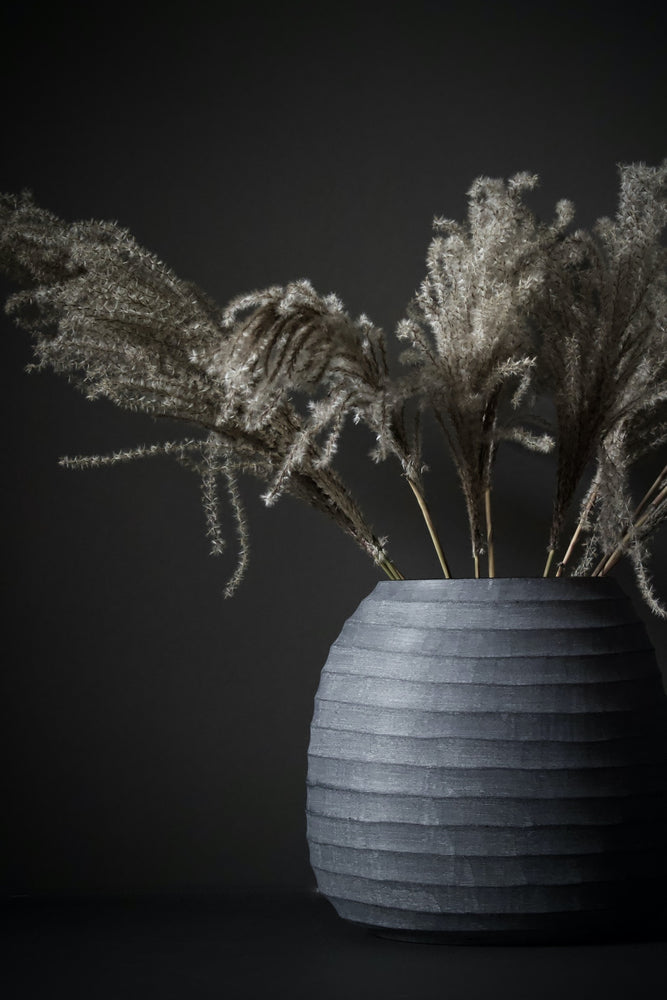 
                  
                    organic vase, smoke
                  
                
