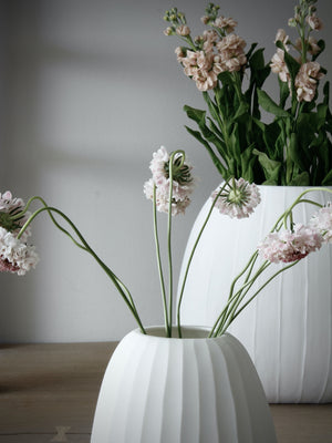 
                  
                    organic vase, opal hvid
                  
                
