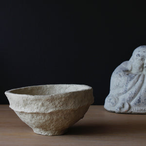 
                  
                    SUSTAIN sculptural skål, medium sand
                  
                