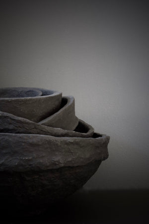 
                  
                    SUSTAIN sculptural skål, small brun
                  
                